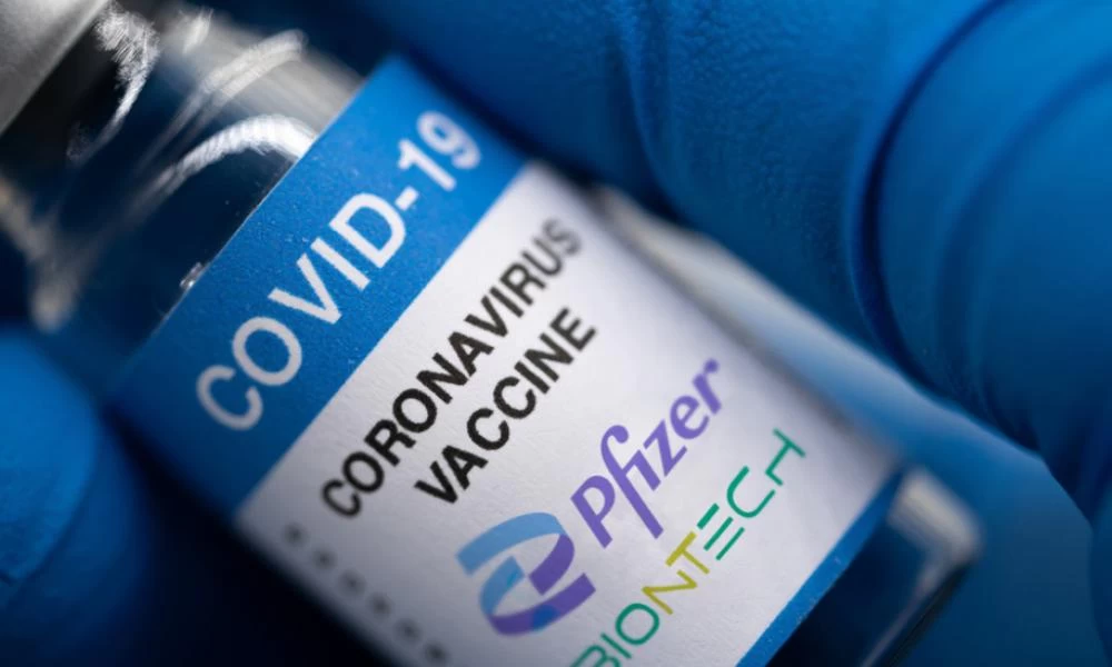 Τρίτη δόση Pfizer: Τι λένε οι ειδικοί για τα σχέδια της εταιρίας